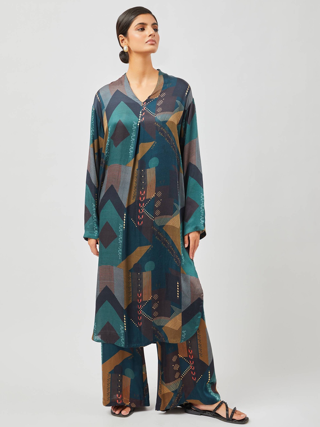 

Contemponari Printed Top & Palazzos Coords, Green