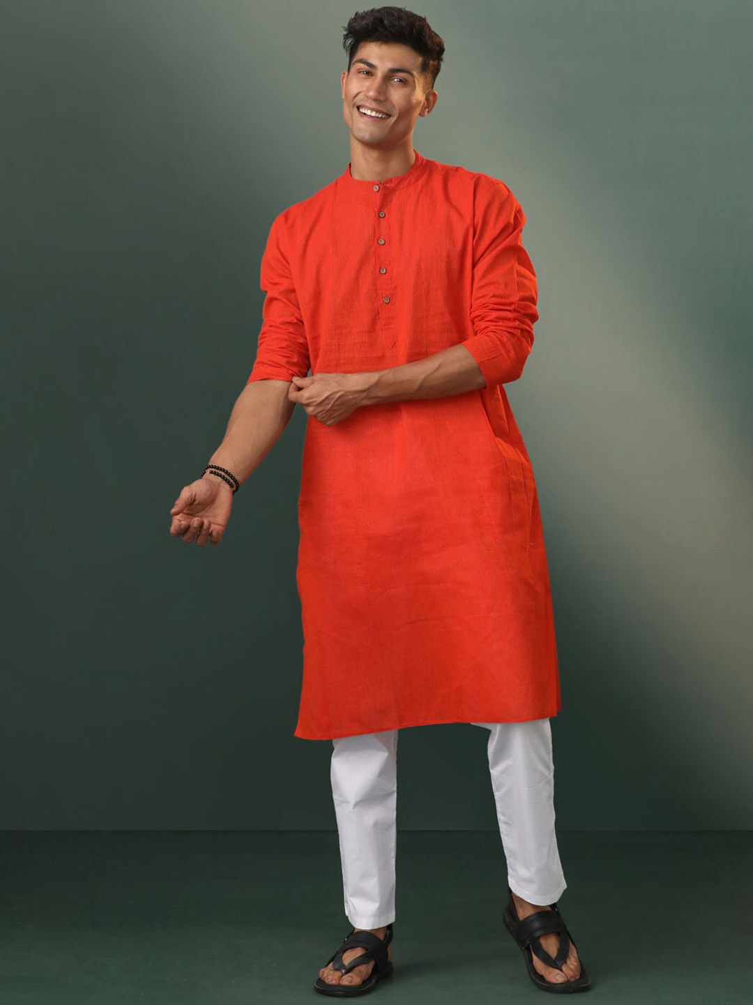 

VASTRAMAY Mandarin Collar Long Sleeves Pure Cotton Kurta with Pyjamas, Red