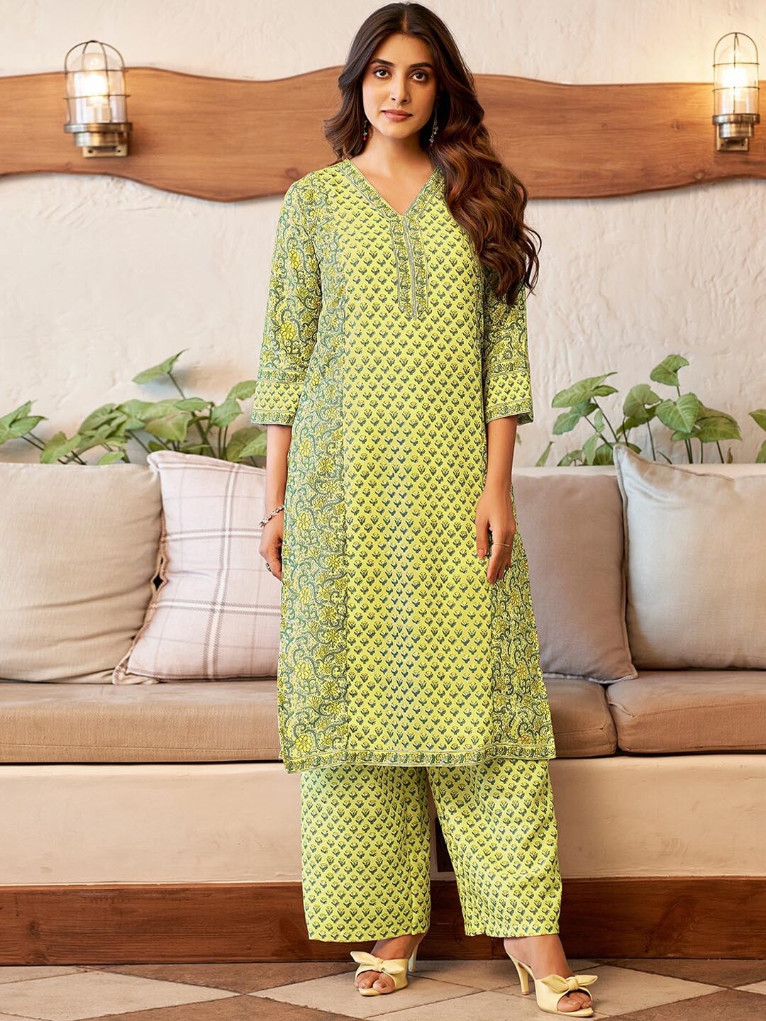 

KALINI Women Floral Printed Regular Kurta with Palazzos & With Dupatta, Yellow
