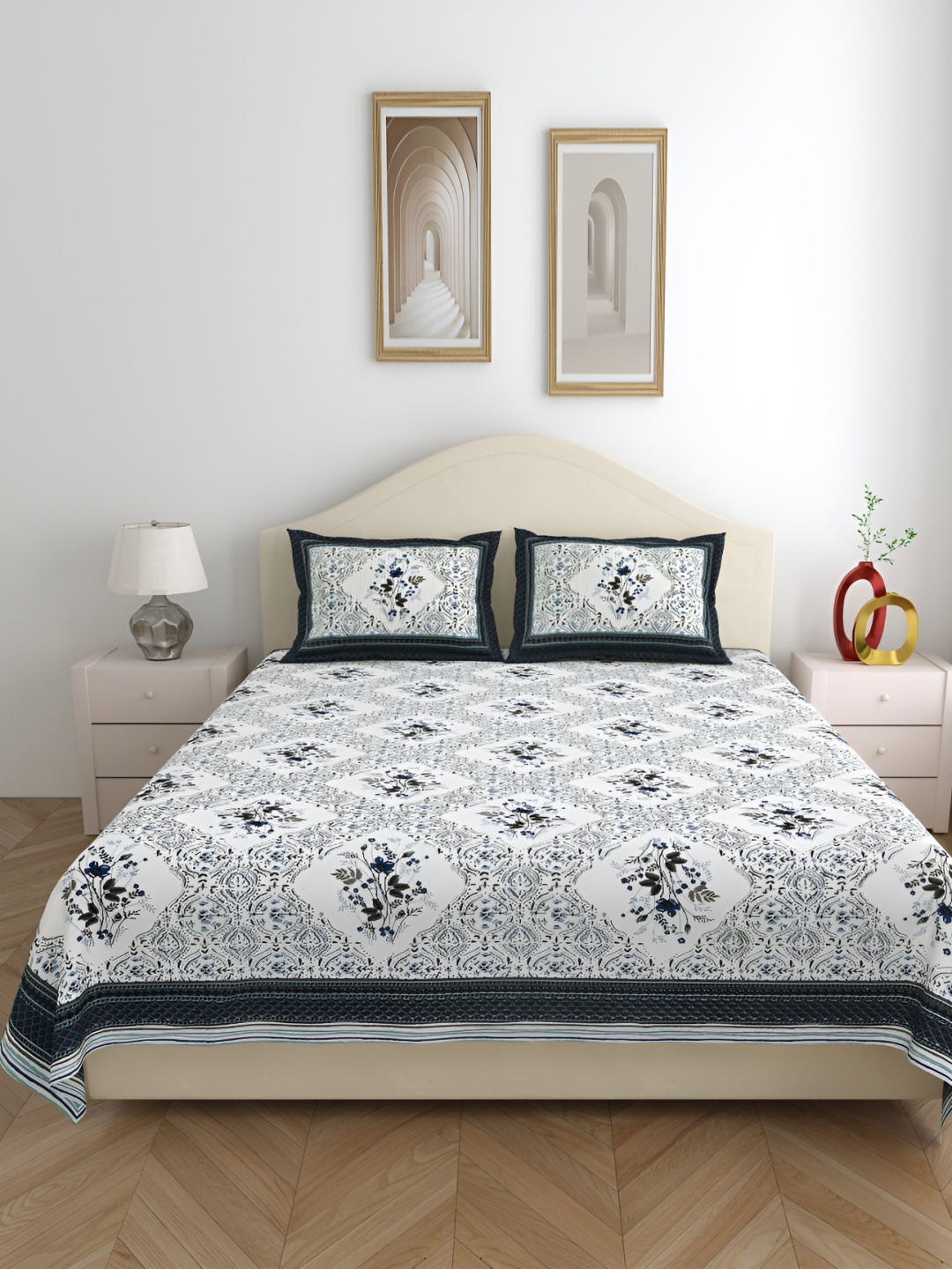

SHOOLIN White & Navy Blue Floral Printed Cotton 162 TC Queen Bedsheet With 2 Pillow Covers