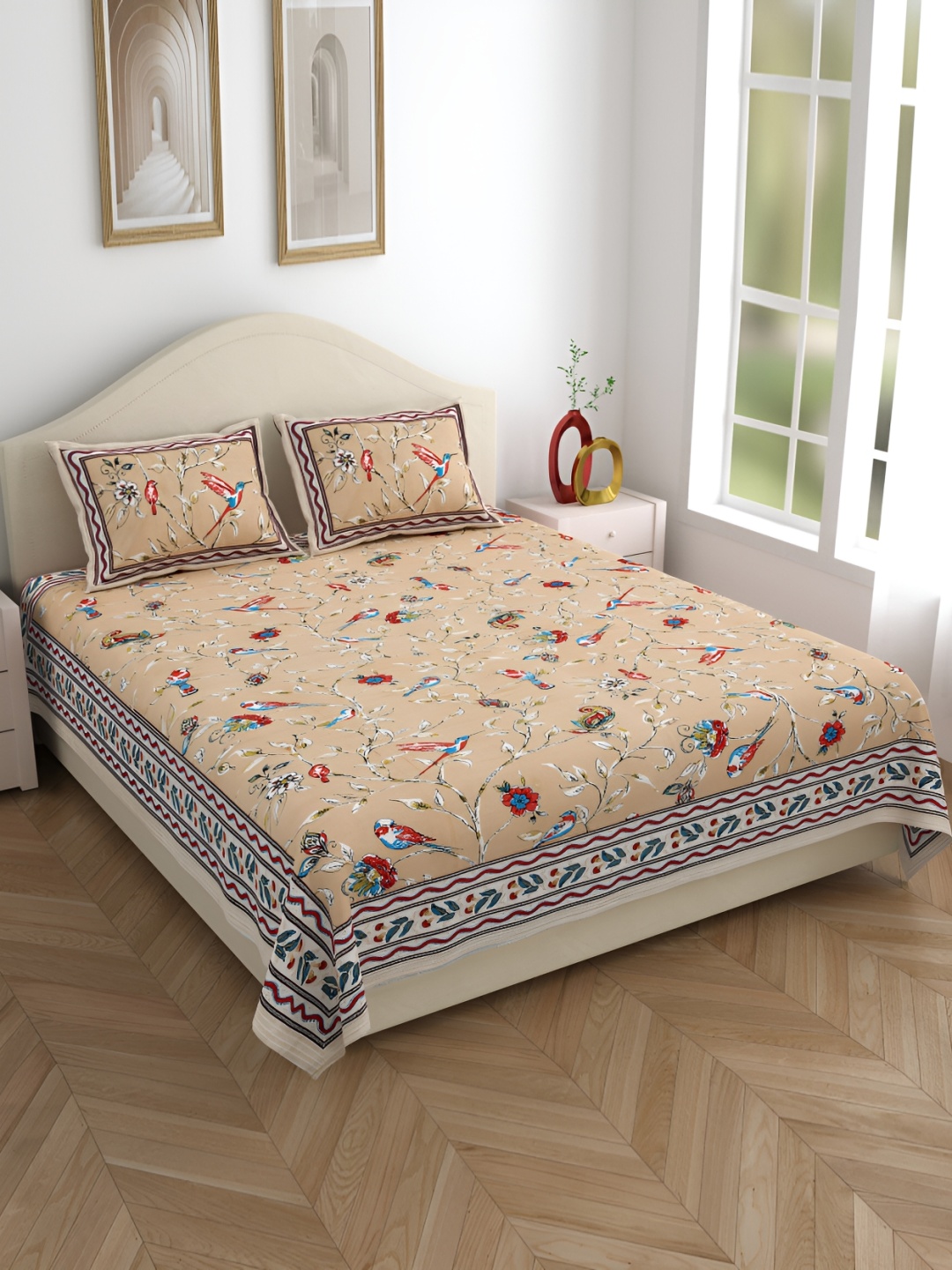 

SHOOLIN Beige & Red Floral Printed Cotton 162 TC Queen Bedsheet With 2 Pillow Covers