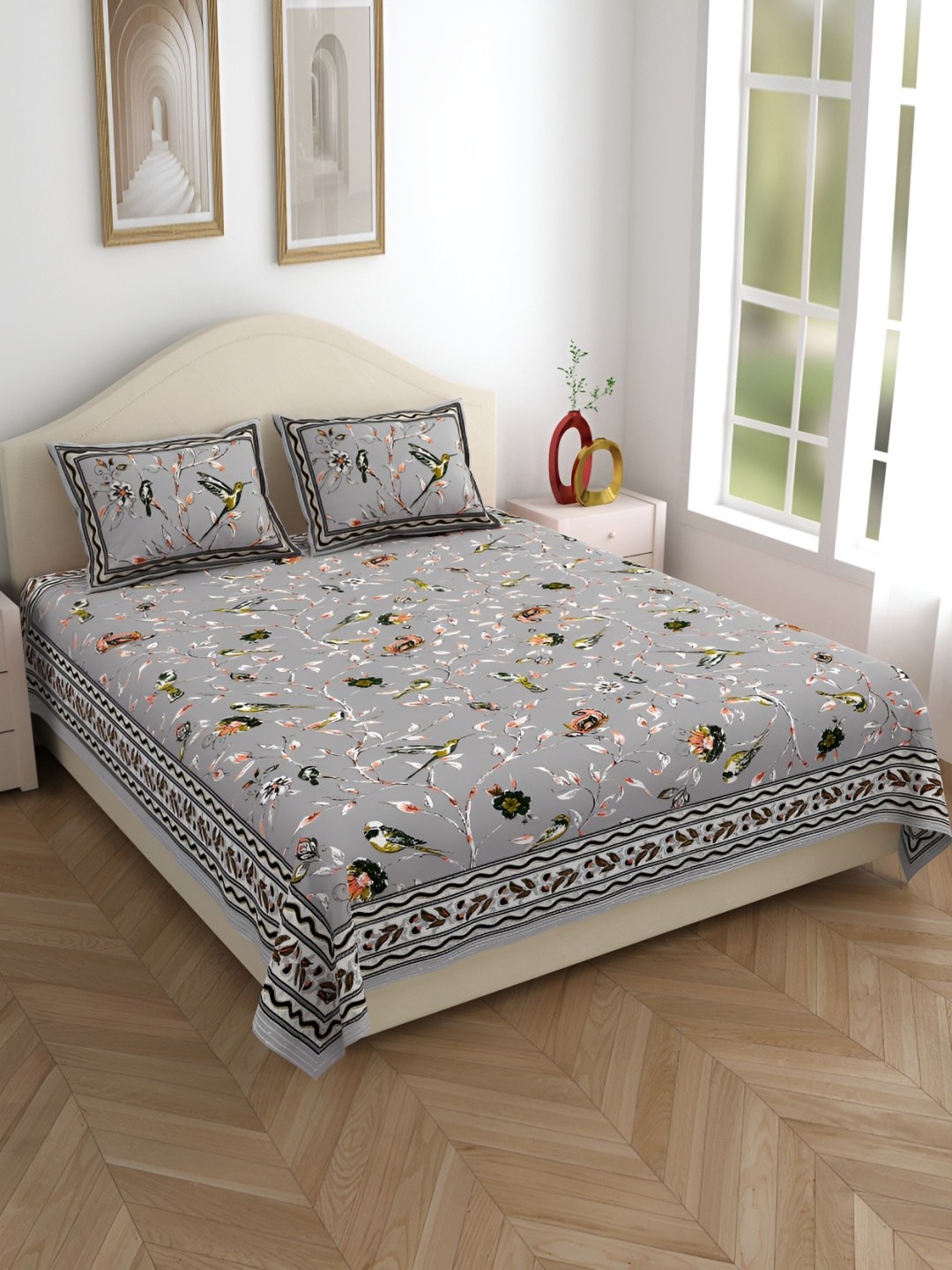 

SHOOLIN Grey & Orange Floral Printed Cotton 162 TC Queen Bedsheet With 2 Pillow Covers