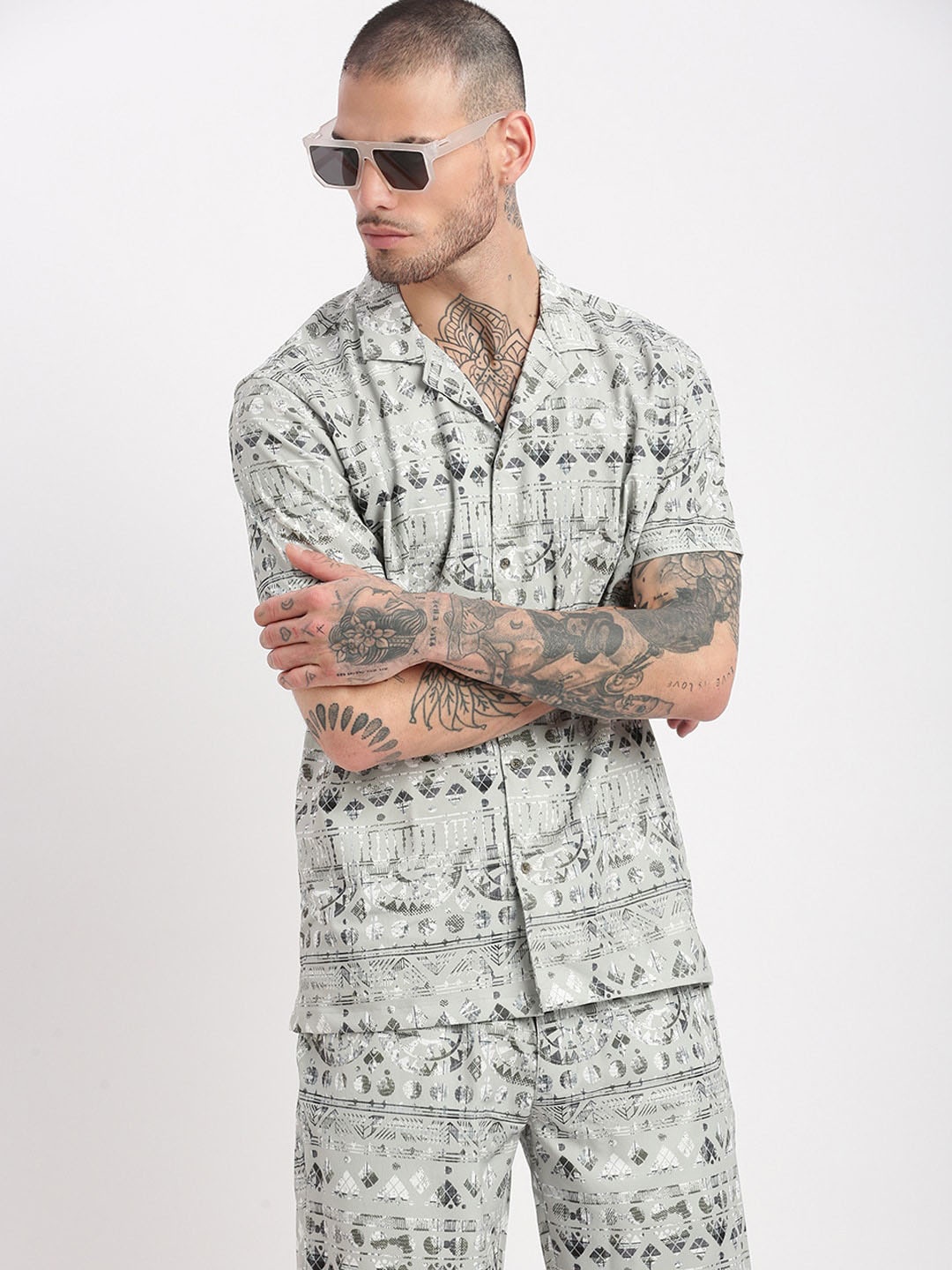 

SHOWOFF Ethnic Motifs Printed Cuban Collar Shirt With Shorts, Green