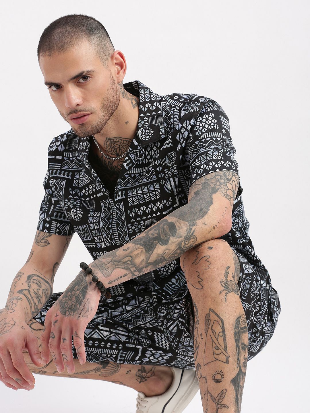 

SHOWOFF Geometric Printed Cuban Collar Casual Shirt With Shorts, Black
