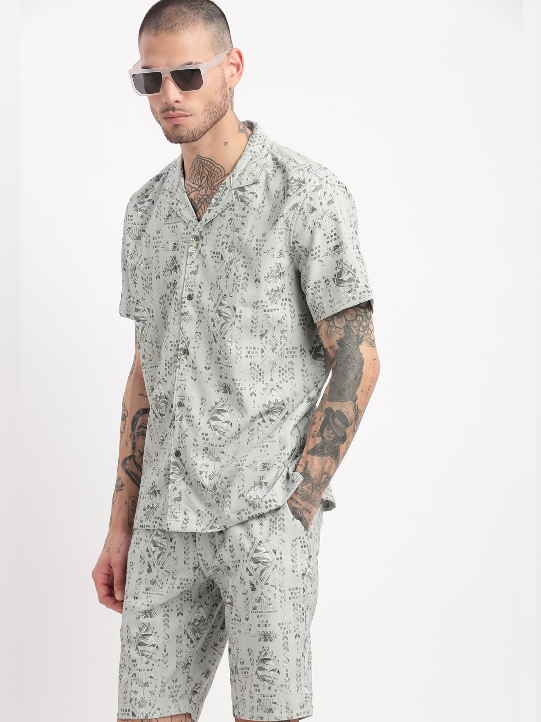 

SHOWOFF Geometric Printed Cuban Collar Shirt & Shorts, Sea green