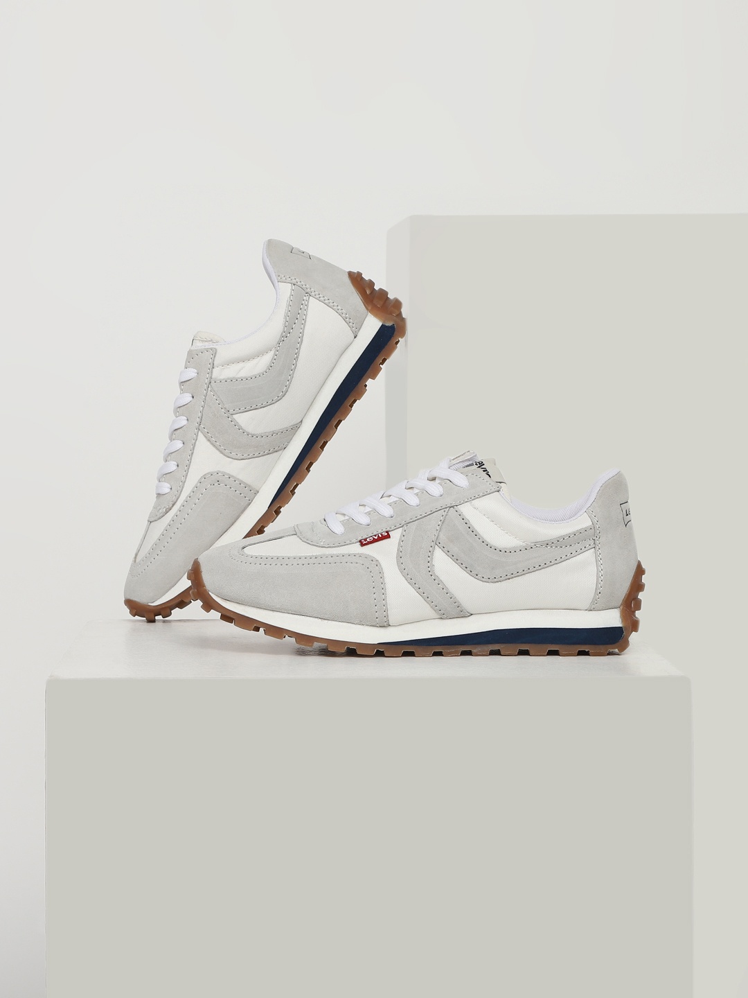 

Levis Men Colourblocked Orthotic Friendly Sneakers, White