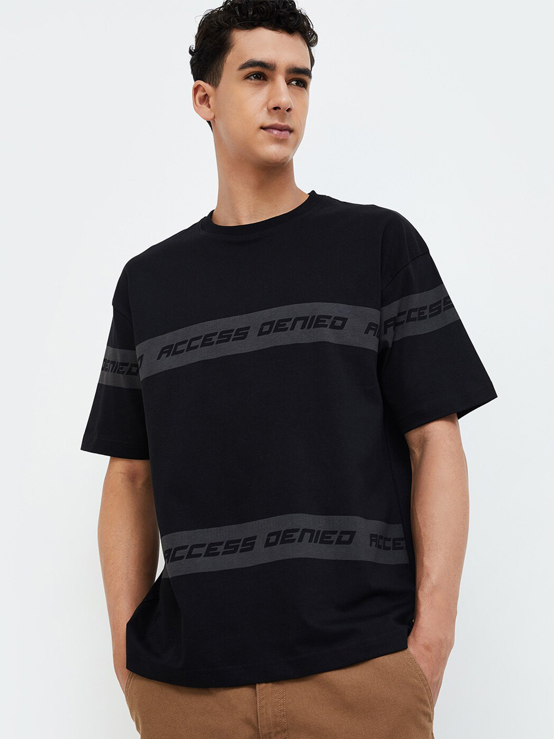 

Forca by Lifestyle Typography Printed Drop-Shoulder Sleeves Oversized T-shirt, Black