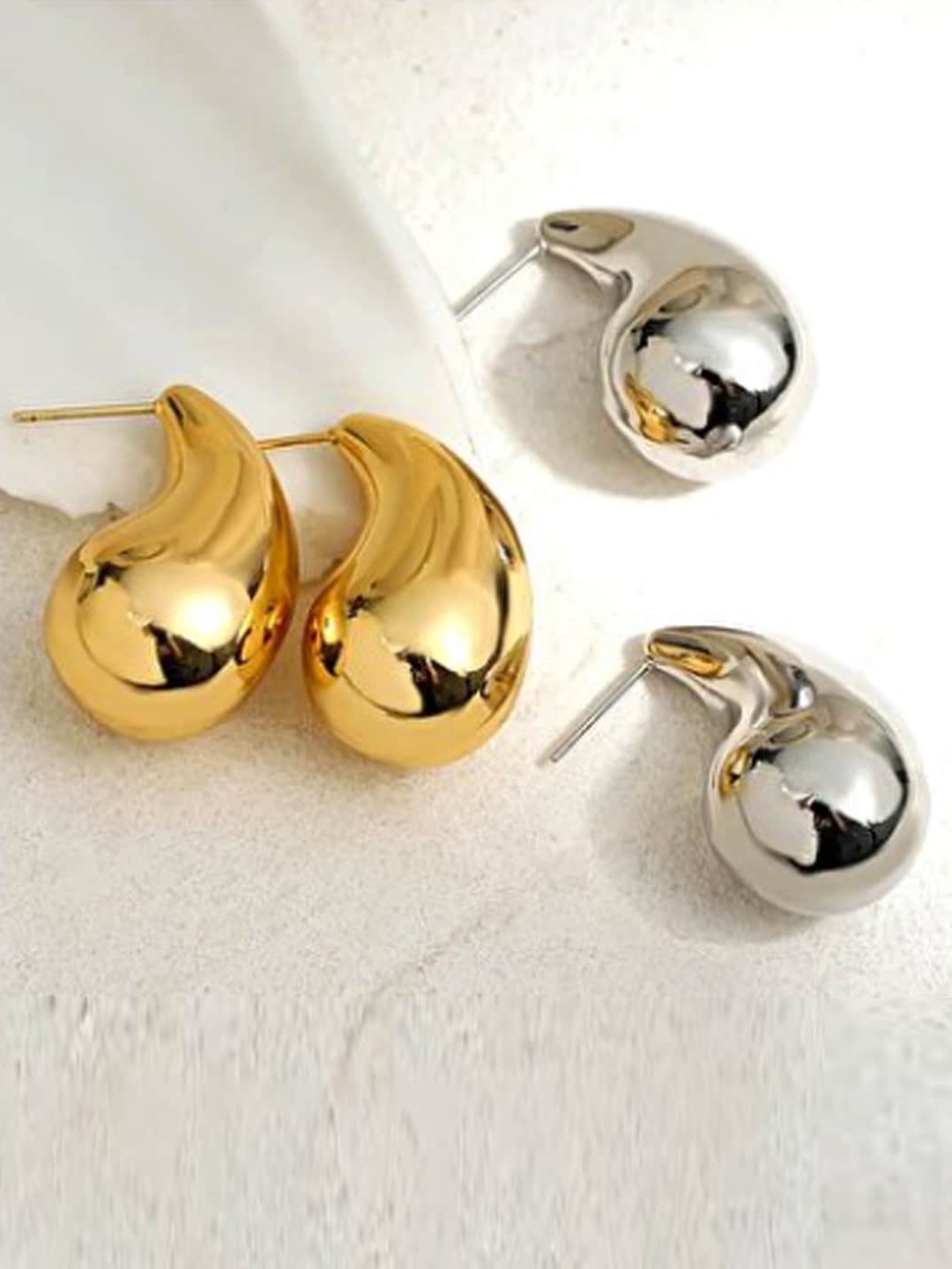 

Xivir Set Of 2 Teardrop Shaped Studs, Gold