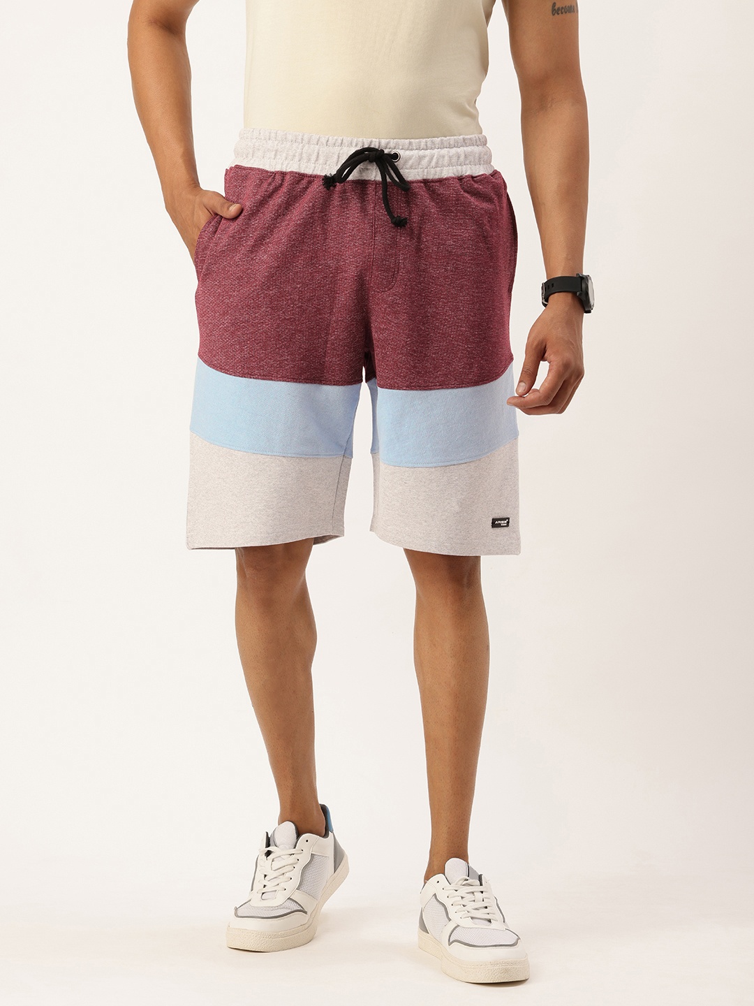 

ARISE Men Colourblocked Regular Shorts, Maroon