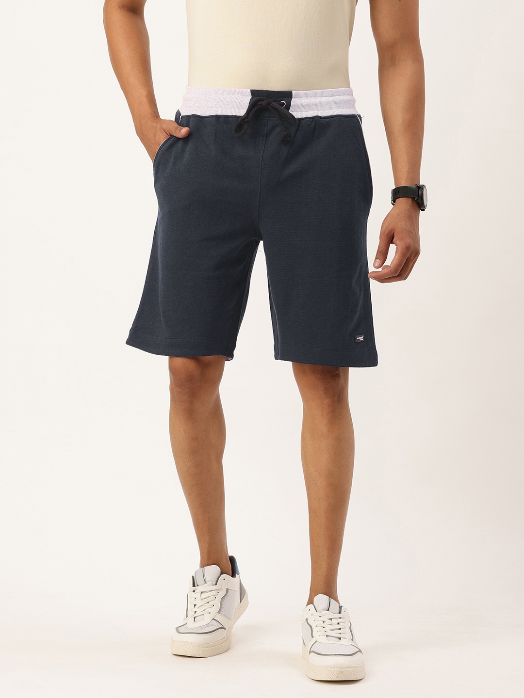 

ARISE Men Solid Regular Shorts, Navy blue