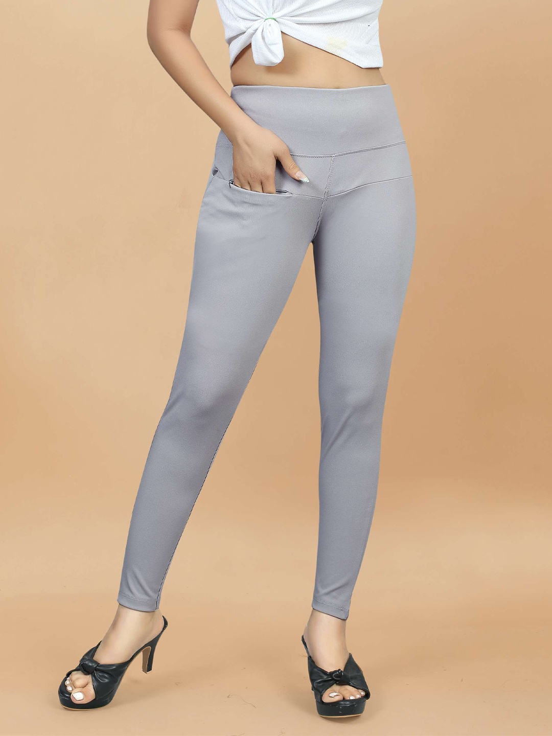 

Rhey Women Skinny Fit Jeggings, Grey