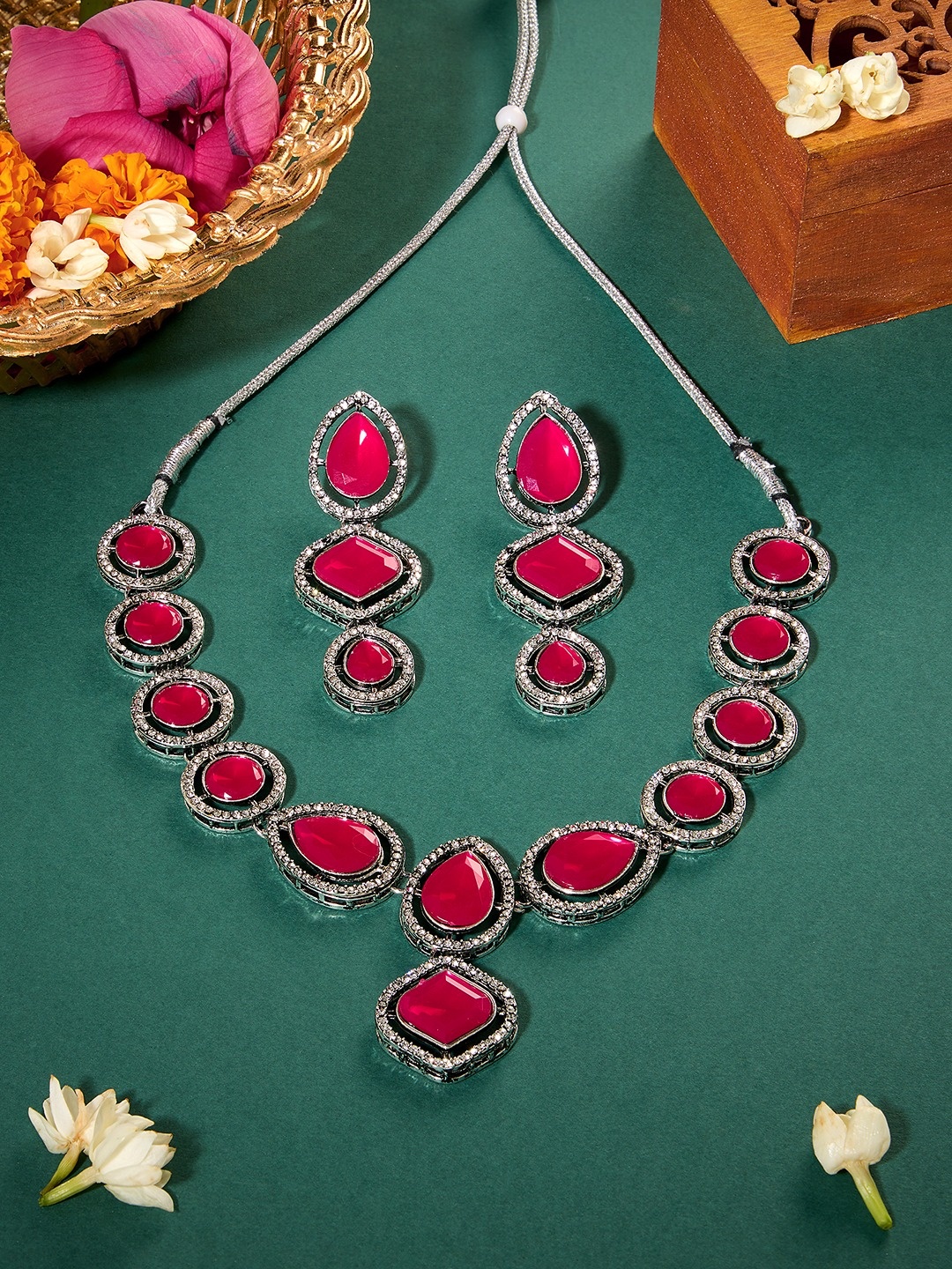 

Zaveri Pearls Silver Plated Stones Studded Jewellery Set