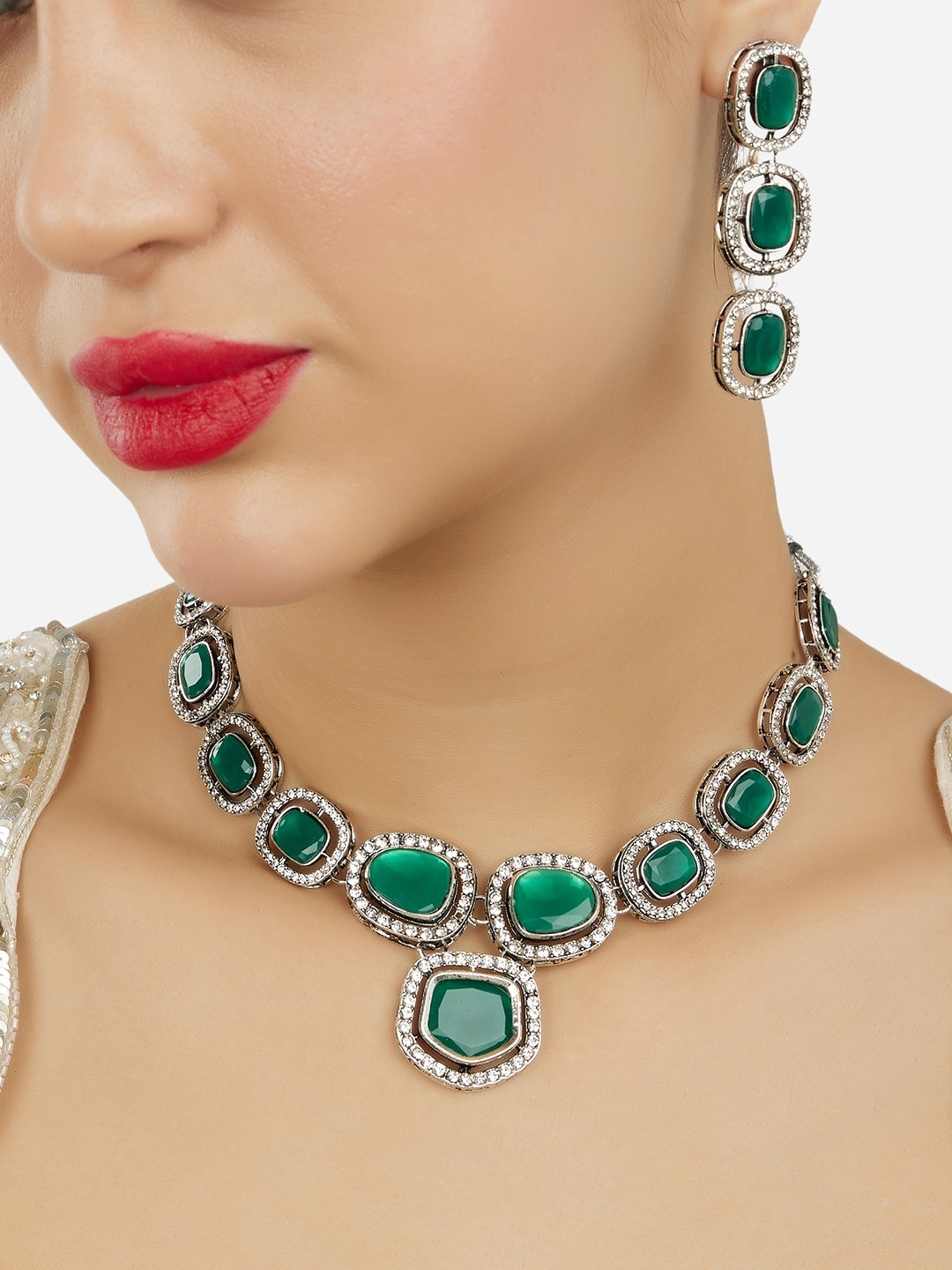 

Zaveri Pearls Silver-Plated Dazzling Stones-Studded Jewellery Set