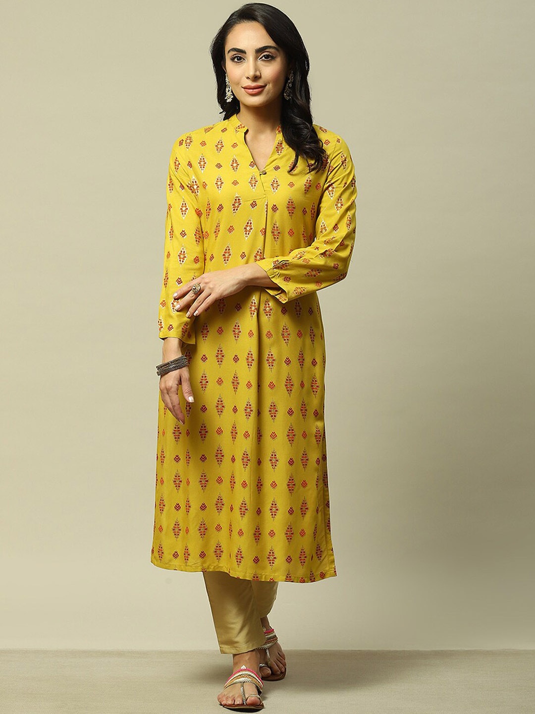 

Rangriti Ethnic Motifs Printed Straigth Kurta, Lime green