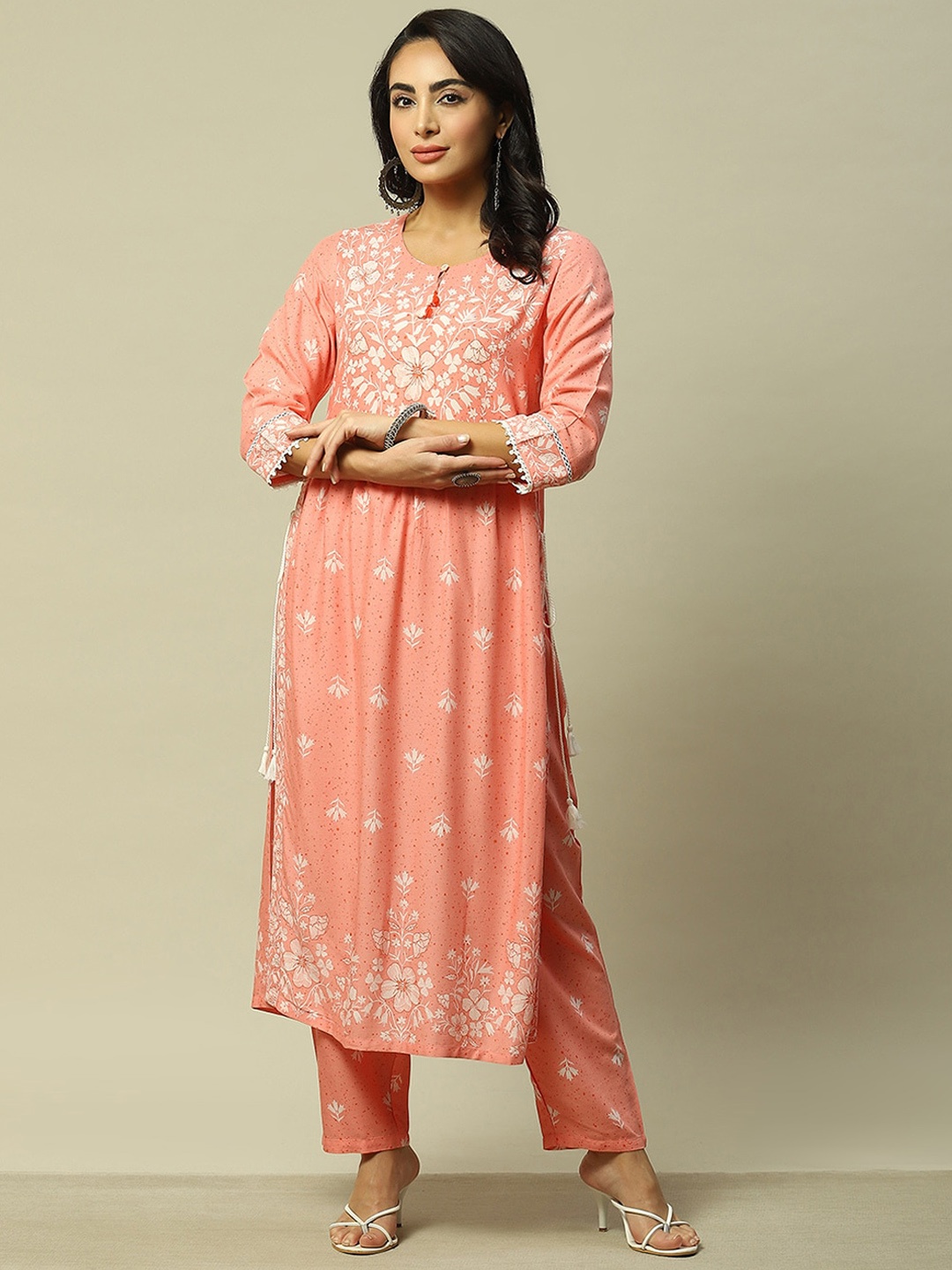

Rangriti Floral Printed Keyhole Neck Regular Straight Kurta With Trousers, Coral