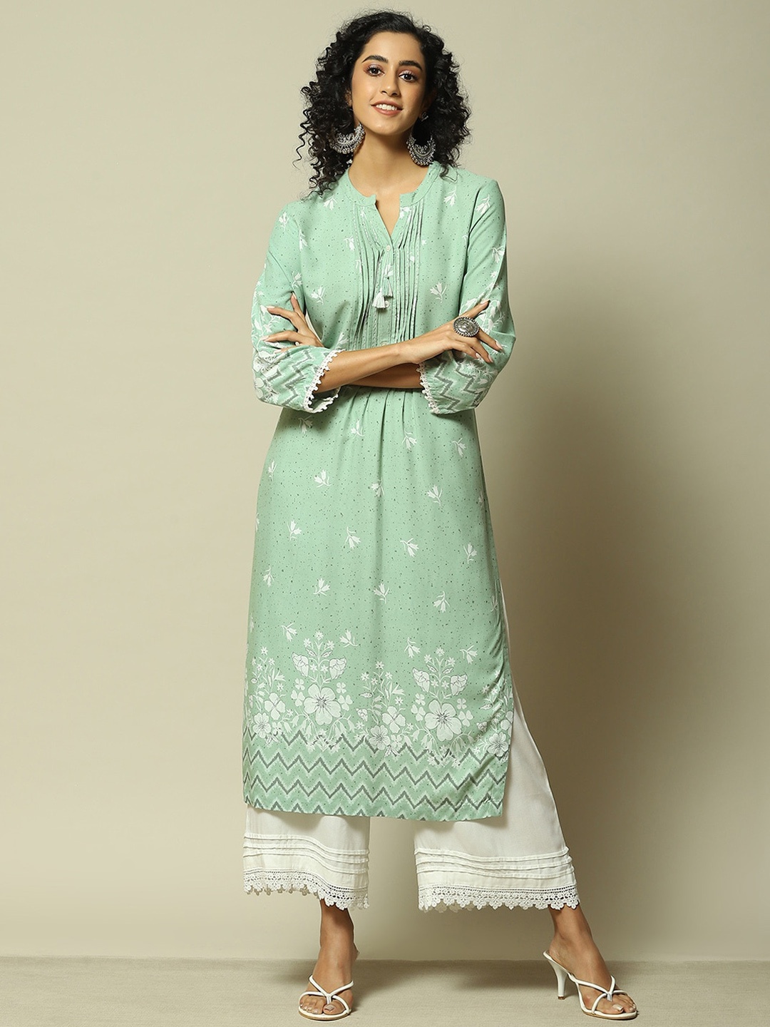 

Rangriti Floral Printed Mandarin Collar A-Line Kurta, Green