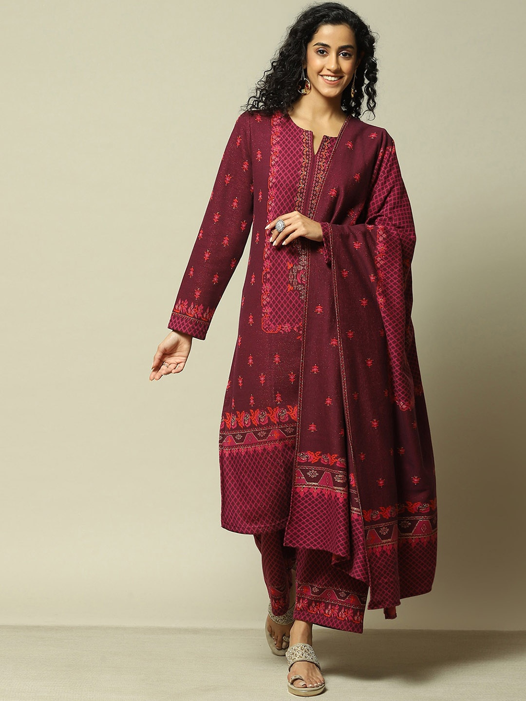 

Rangriti Floral Printed Straight Kurta With Palazzos & Dupatta, Maroon