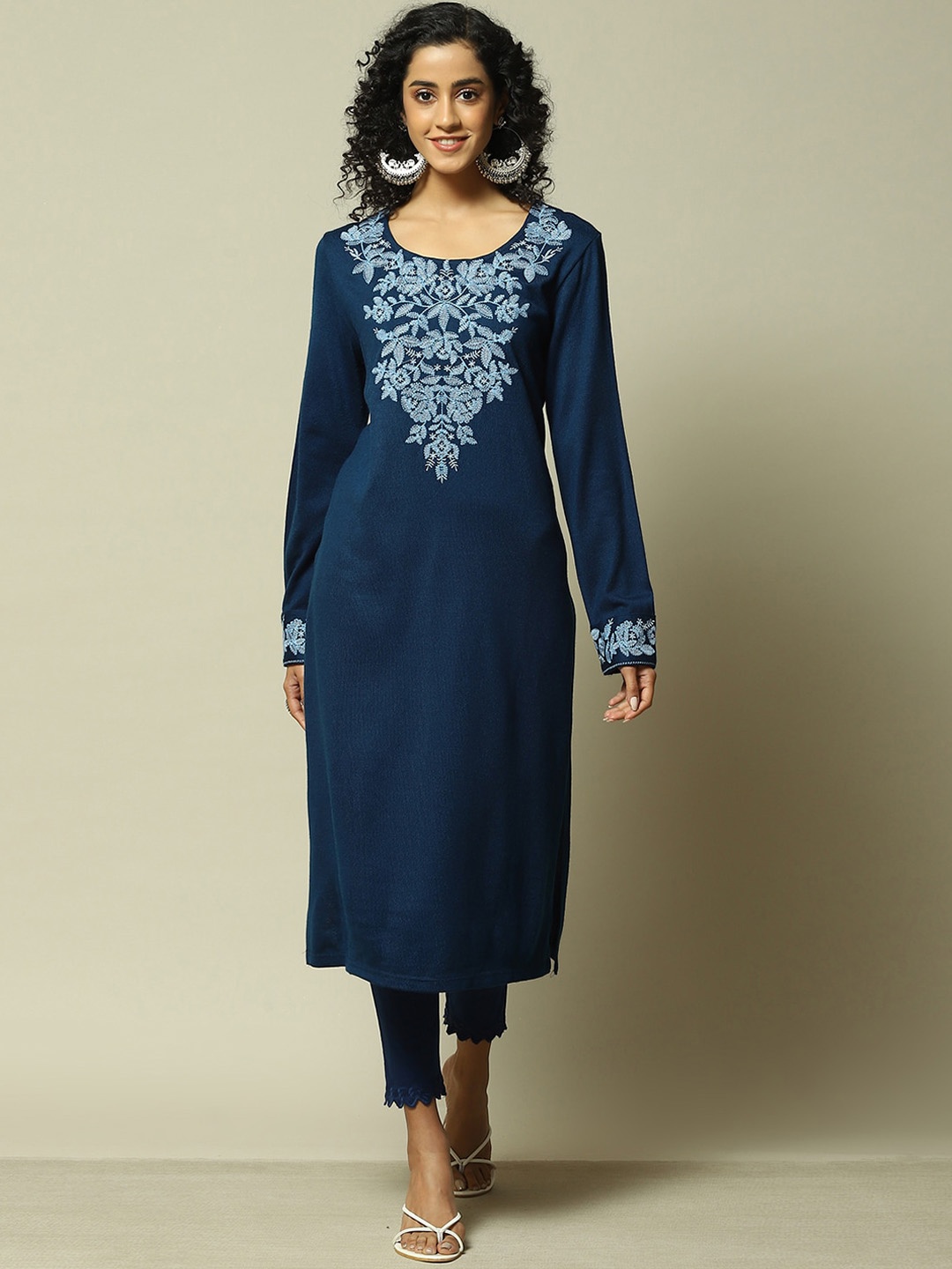 

Rangriti Geometric Yoke Design Thread Work Kurta, Blue