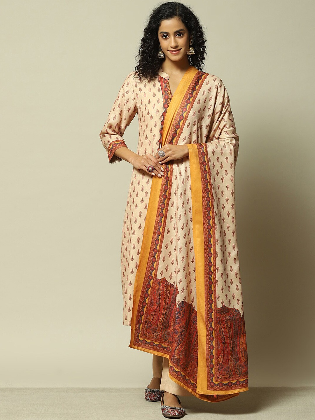 

Rangriti Floral Printed Band Collar Straight Kurta with Palazzos & Dupatta, Off white