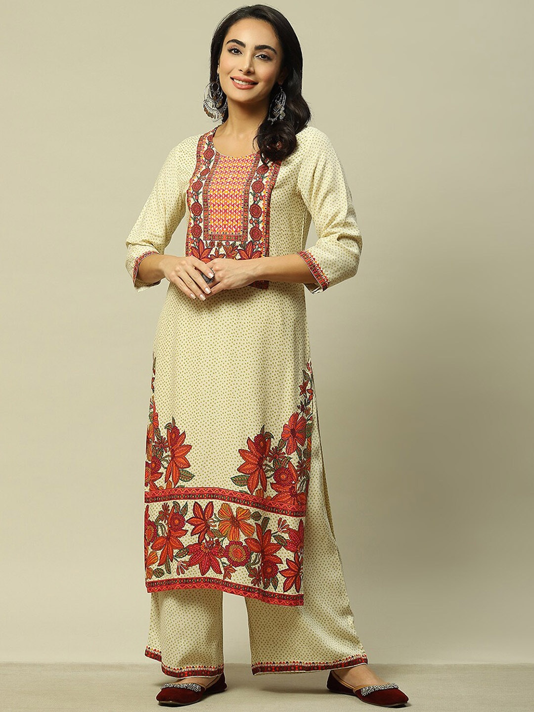 

Rangriti Geometric Printed Round Neck Straight Kurta, Beige
