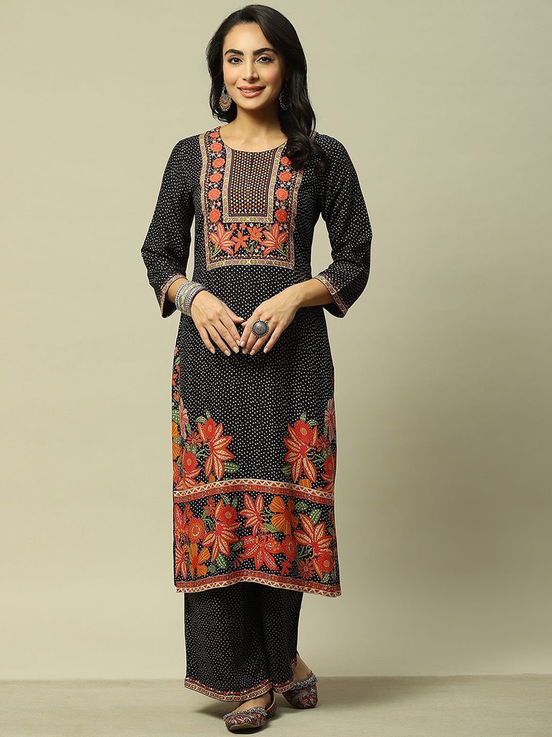 

Rangriti Round Neck Ethnic Motifs Printed Kurta, Black