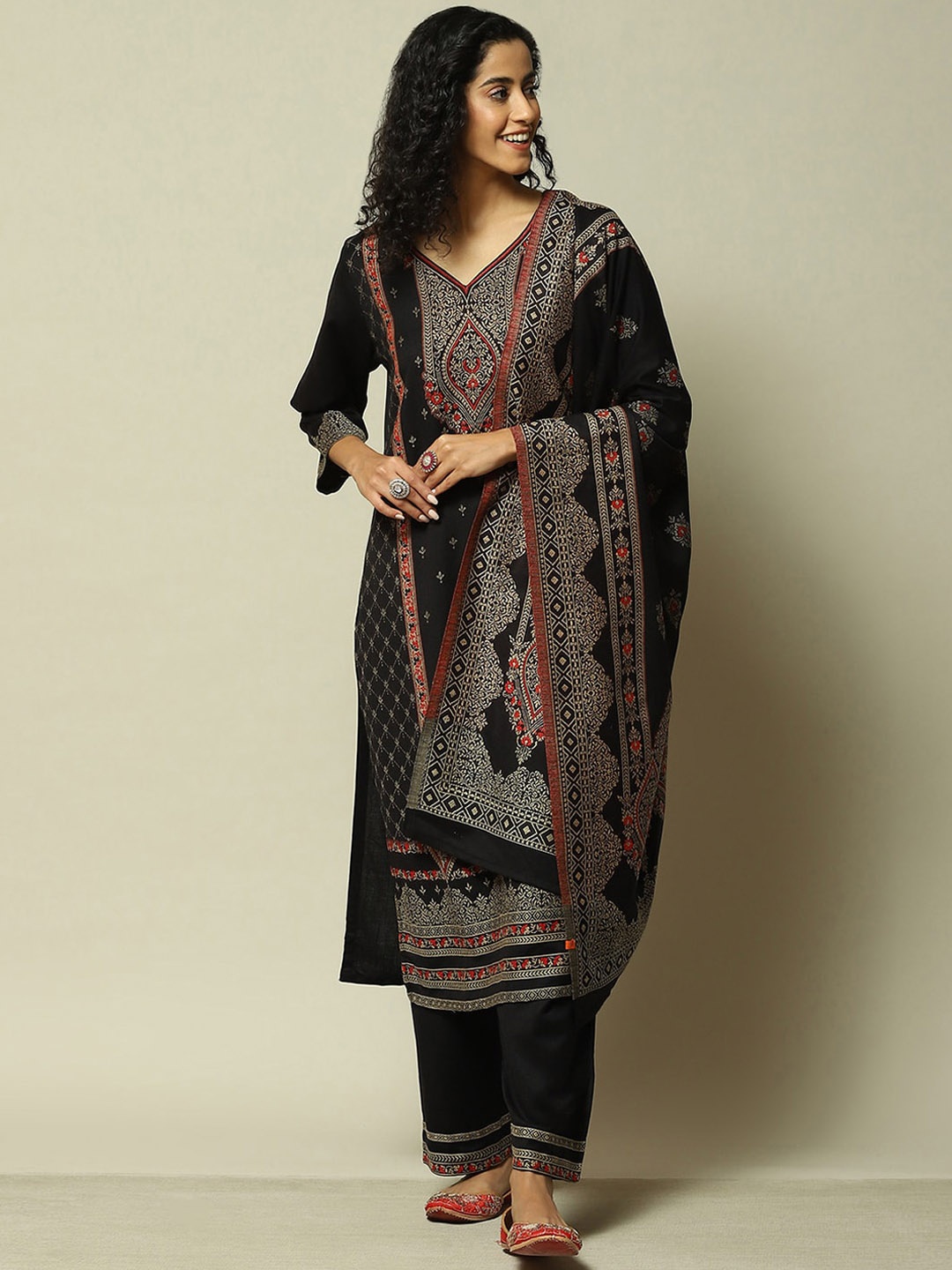 

Rangriti Ethnic Motifs V-Neck Regular Straight Kurta with Palazzos & Dupatta, Black