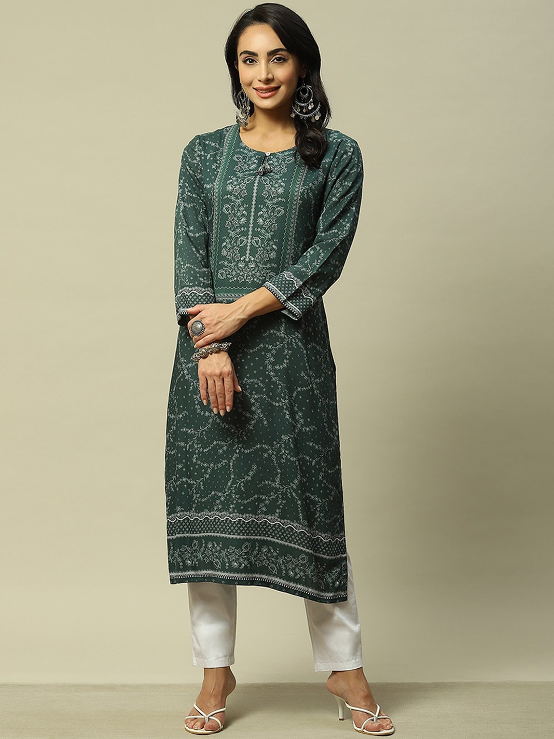 

Rangriti Floral Printed Keyhole Neck Three-Quarter Sleeves Kurta, Green