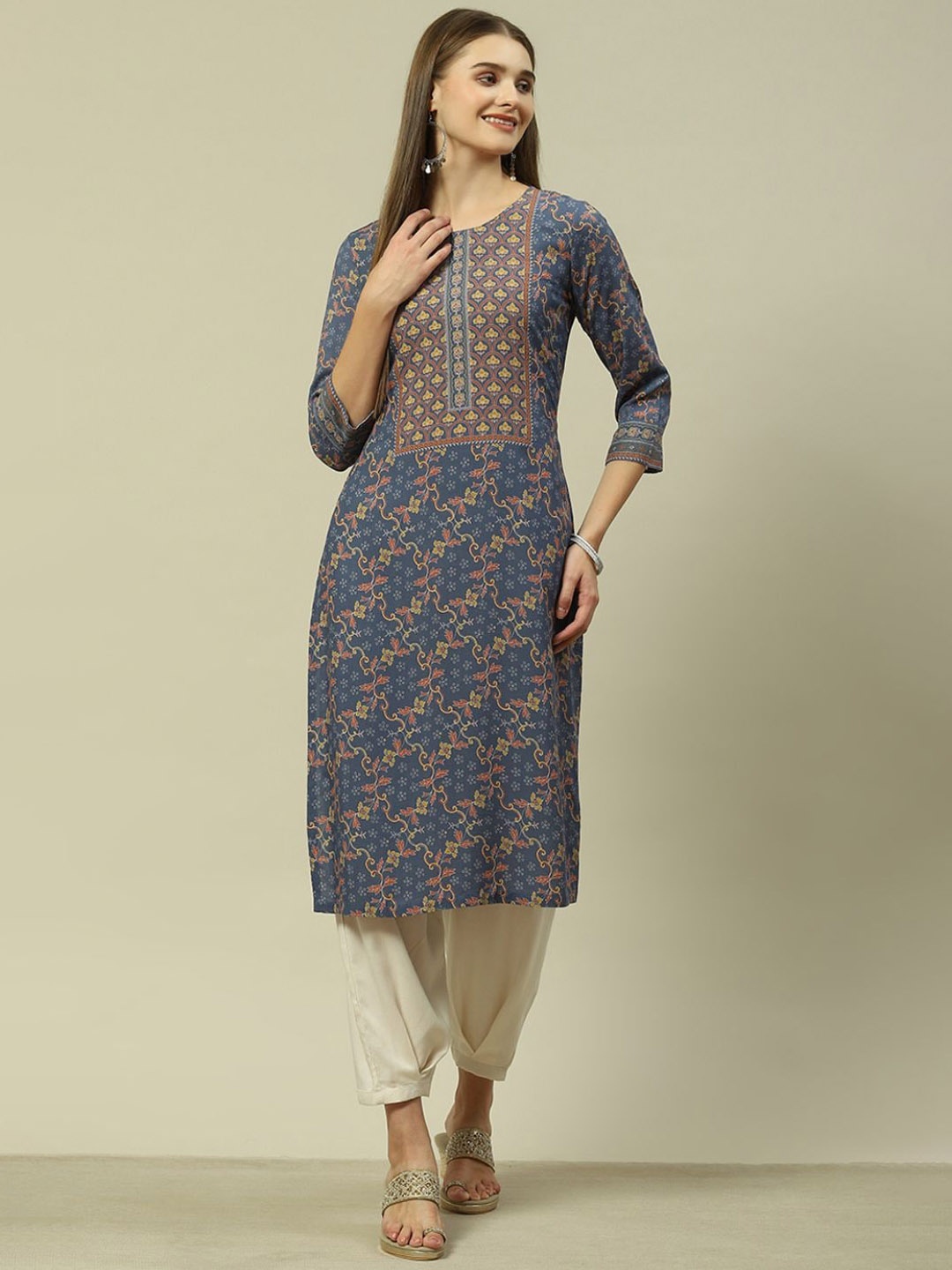 

Rangriti Ethnic Motifs Yoke Design Round Neck Straight Kurta, Grey