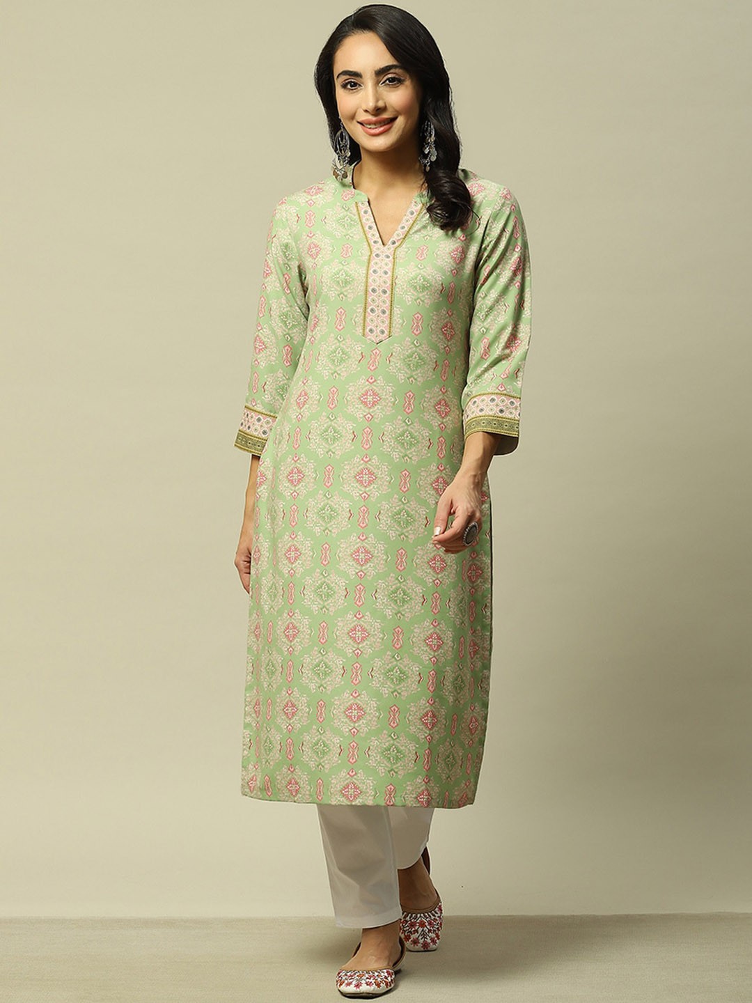 

Rangriti Mandarin Collar Ethnic Printed Straight Kurta, Green