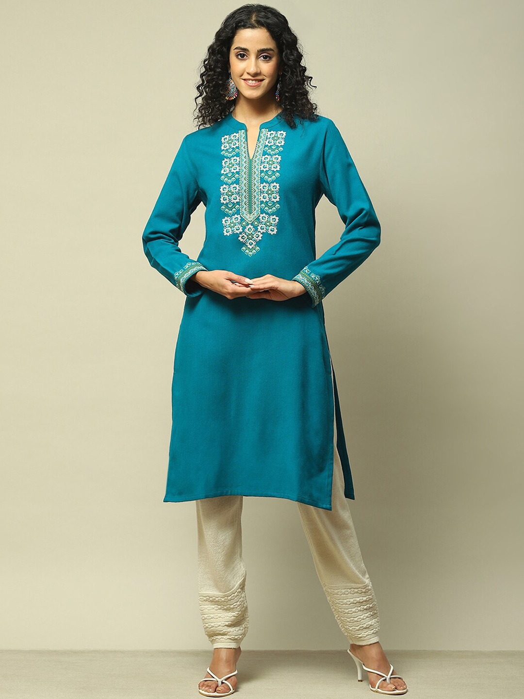 

Rangriti Floral Yoke Design Mandarin Collar Acrylic Straight Kurta, Teal