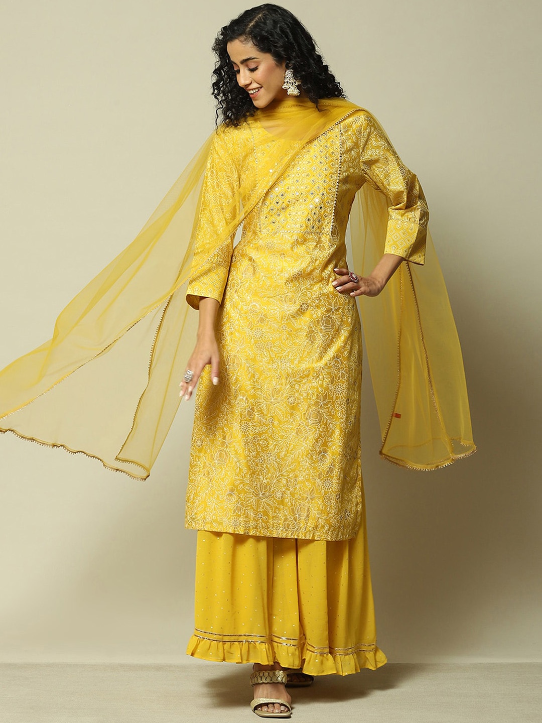 

Rangriti Floral Embroidered Regular Sequinned Kurta With Sharara & Dupatta, Yellow