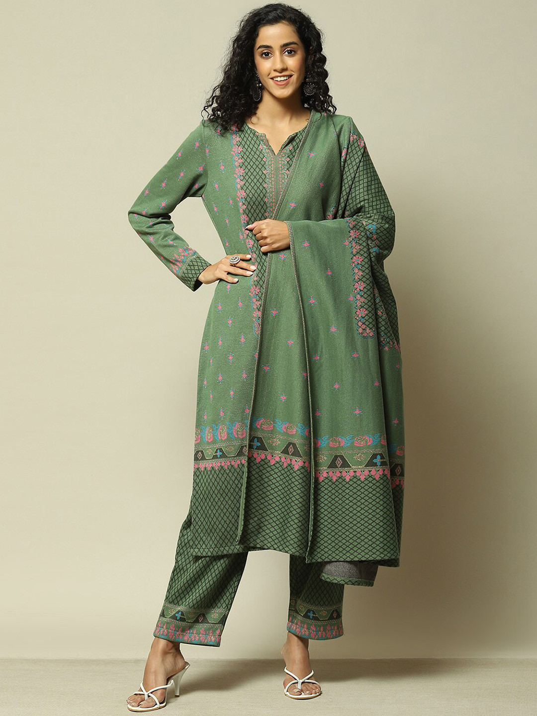 

Rangriti Floral Printed Notch Neck Kurta with Palazzos & Dupatta, Green