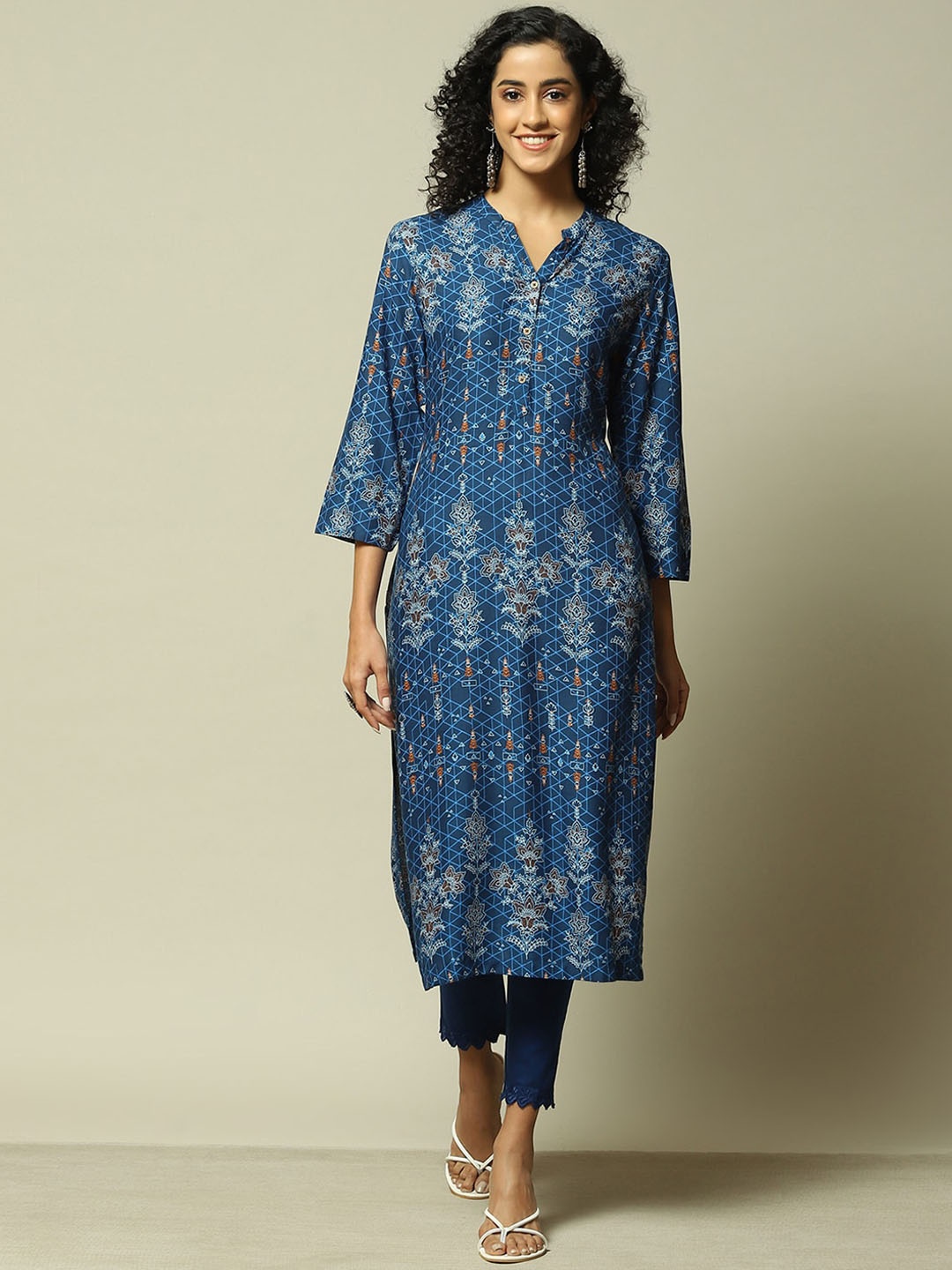 

Rangriti Abstract Dyed Mandarin Collar Three-Quarter Sleeves Kurta, Blue