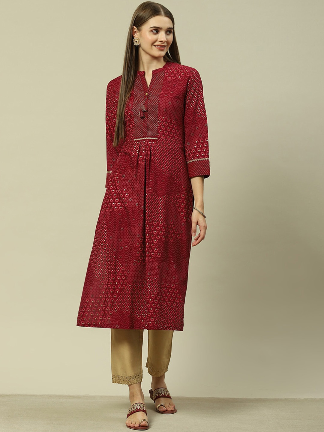 

Rangriti Ethnic Motifs Printed Mandarin Collar Strigth Kurta, Red