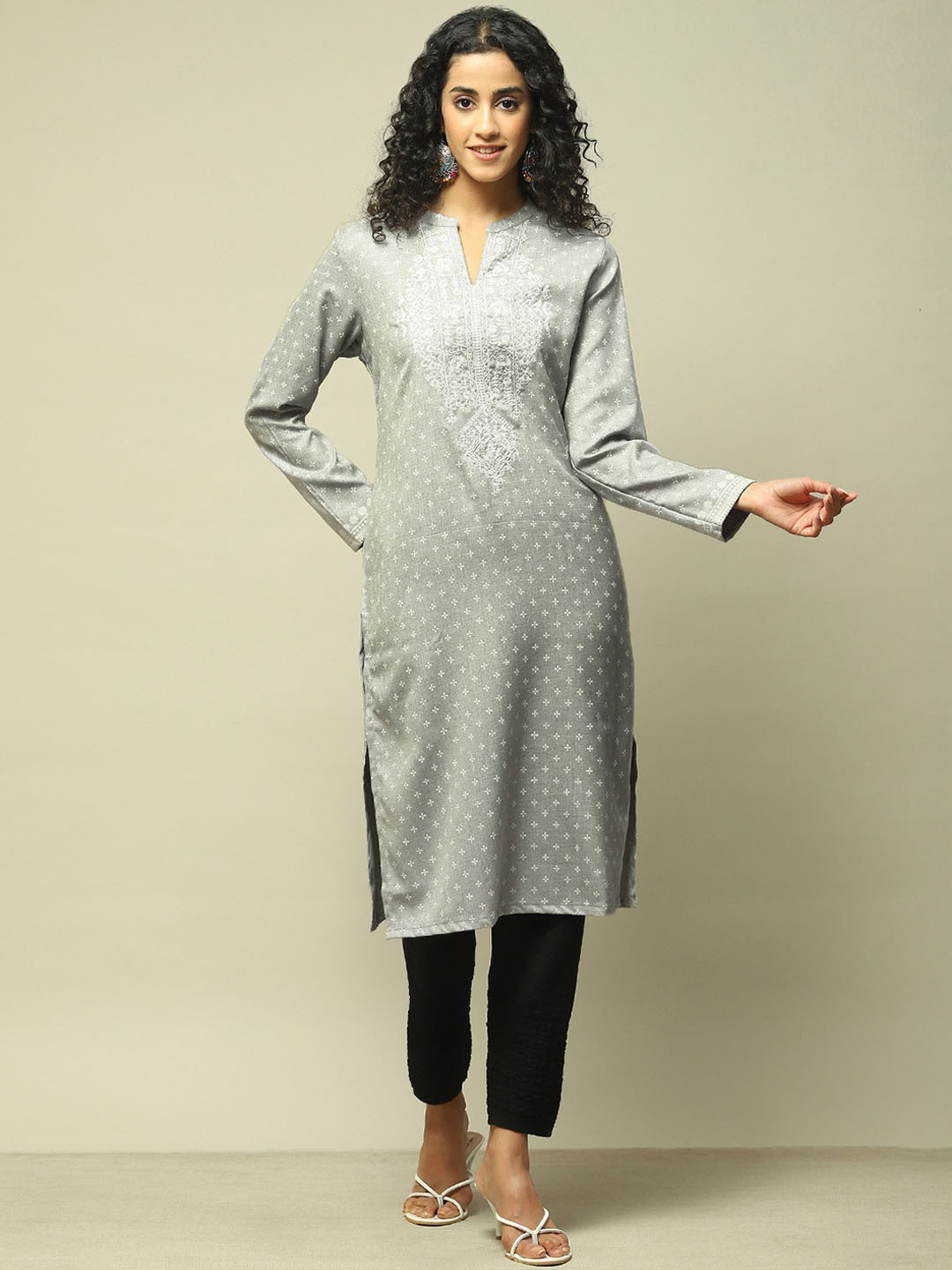 

Rangriti Mandarin Collar Long Sleeves Ethnic Embroidered Straight Kurta, Grey