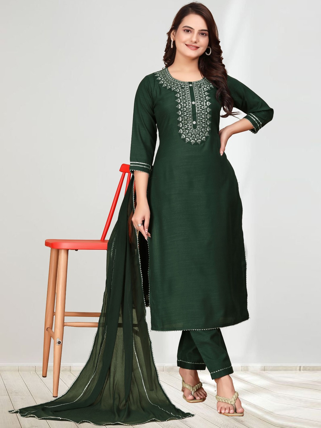 

Anouk Ethnic Motifs Embroidered Regular Thread Work Straight Kurta With Trousers & Dupatta, Green