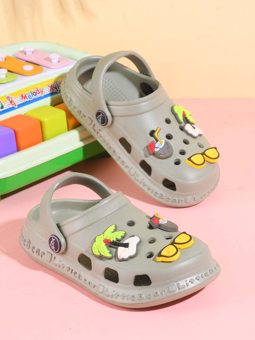 

KATS Kids Cartoon Charm Self Design Clogs, Green