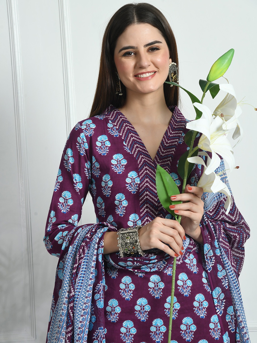 

LYCHNIS Floral Printed V-Neck Pure Cotton Straight Kurta with Trousers & With Dupatta, Purple