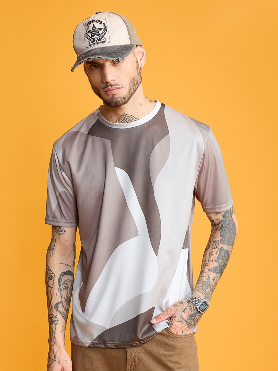 

FREAKINS Printed Short Sleeves Round Neck T-shirt, Brown