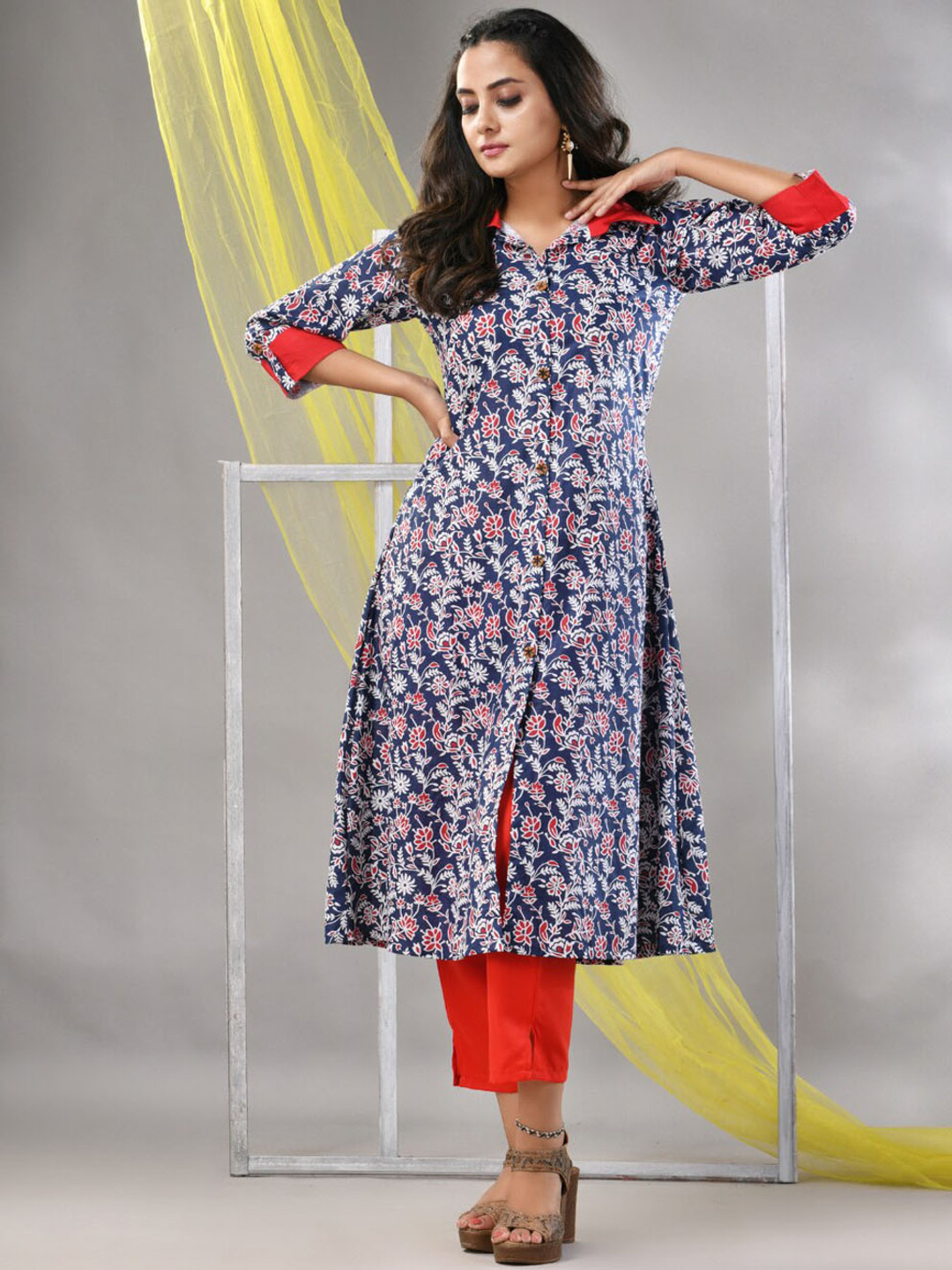 

Charukriti Ethnic Motifs Printed Shirt Collar Three-Quarter Sleeves Pure Cotton Kurta Set, Navy blue