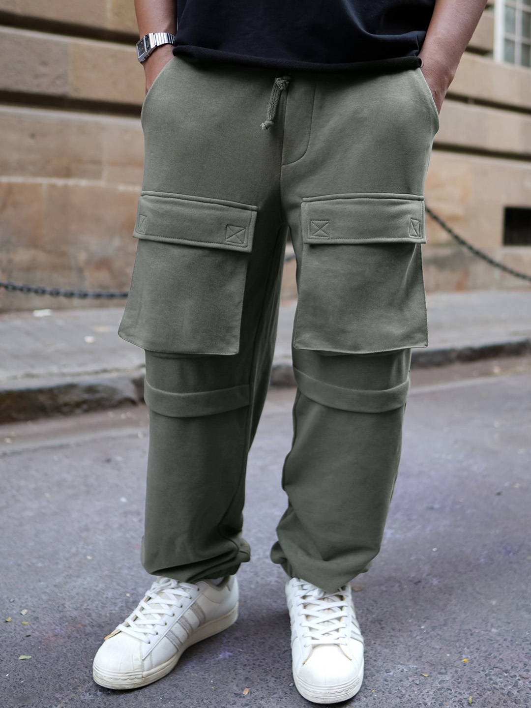 

Powerlook Men Mid-Rise Cargo Track Pants, Green