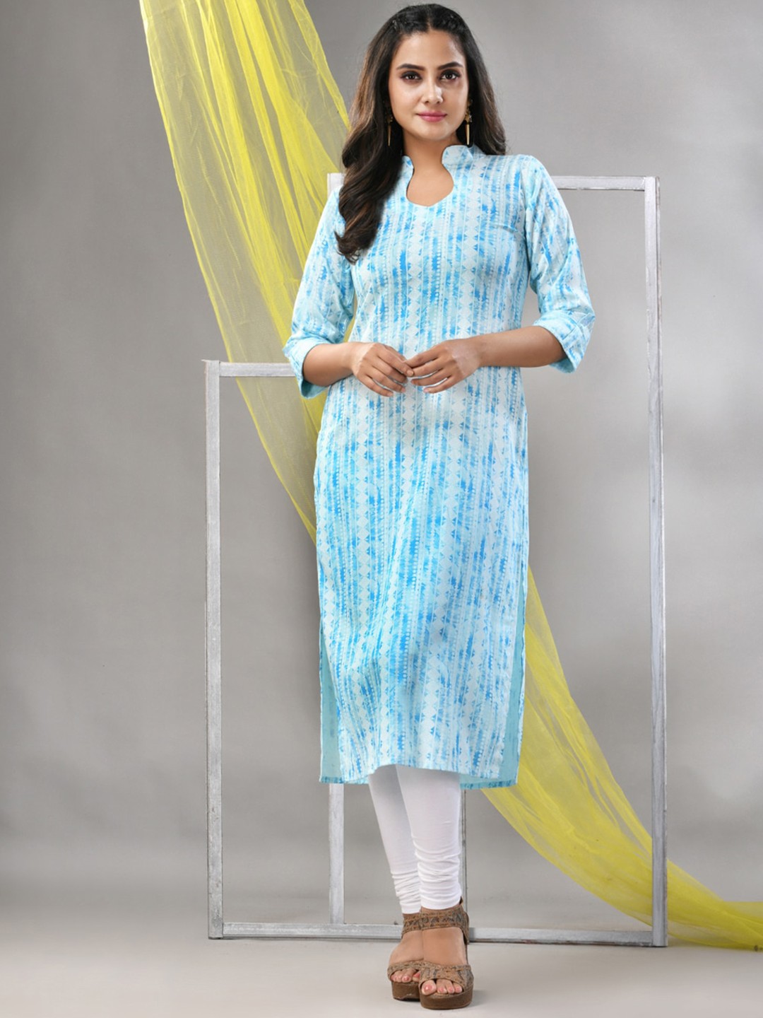 

Charukriti Abstract Printed Mandarin Collar Straight Kurta, Blue