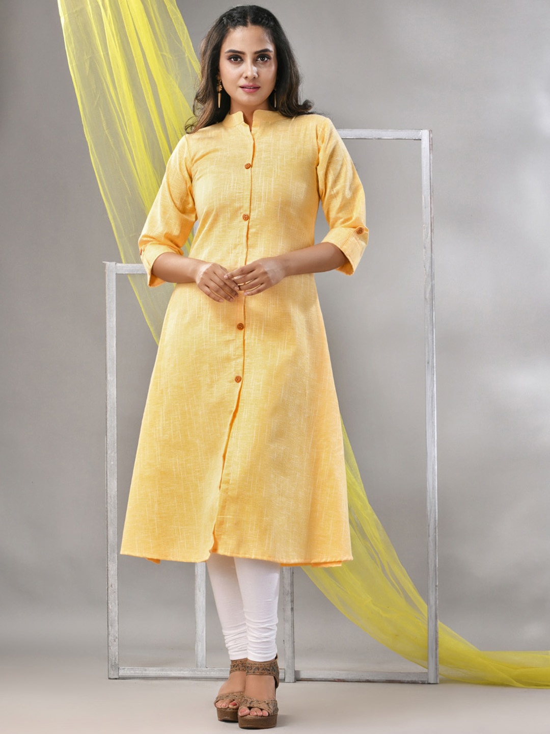 

Charukriti Mandarin Collar Roll-Up Sleeves Cotton Straight Kurta, Yellow