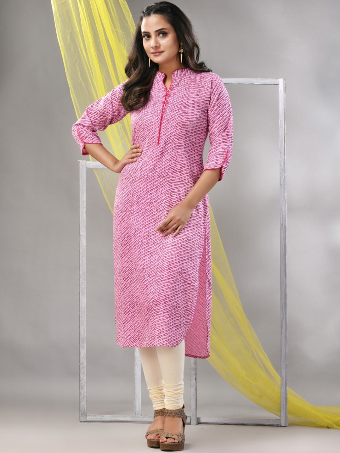 

Charukriti Leheriya Printed Mandarin Collar Straight Kurta, Pink