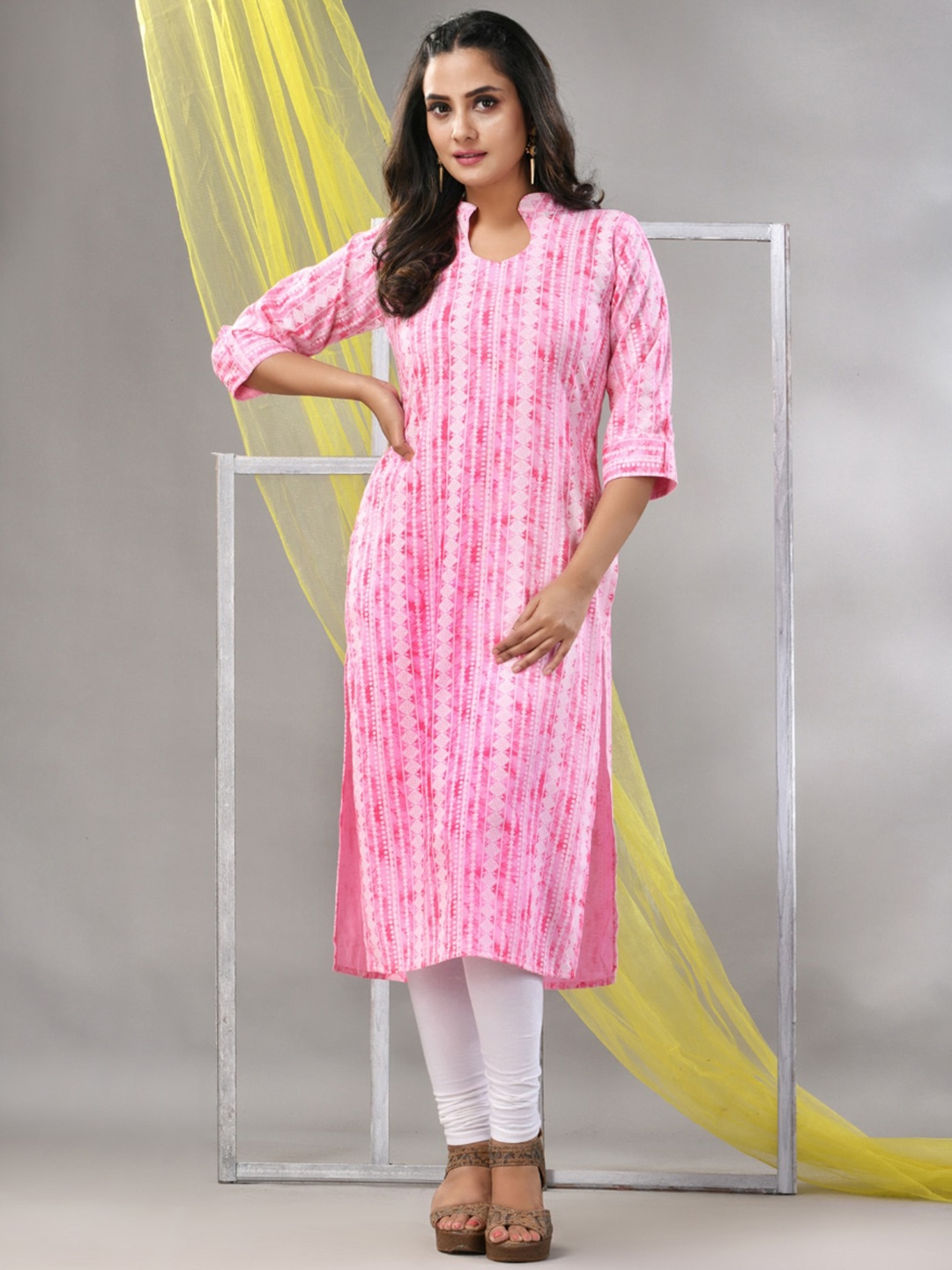 

Charukriti Ethnic Motifs Printed Thread Work Panelled A-Line Kurta, Pink