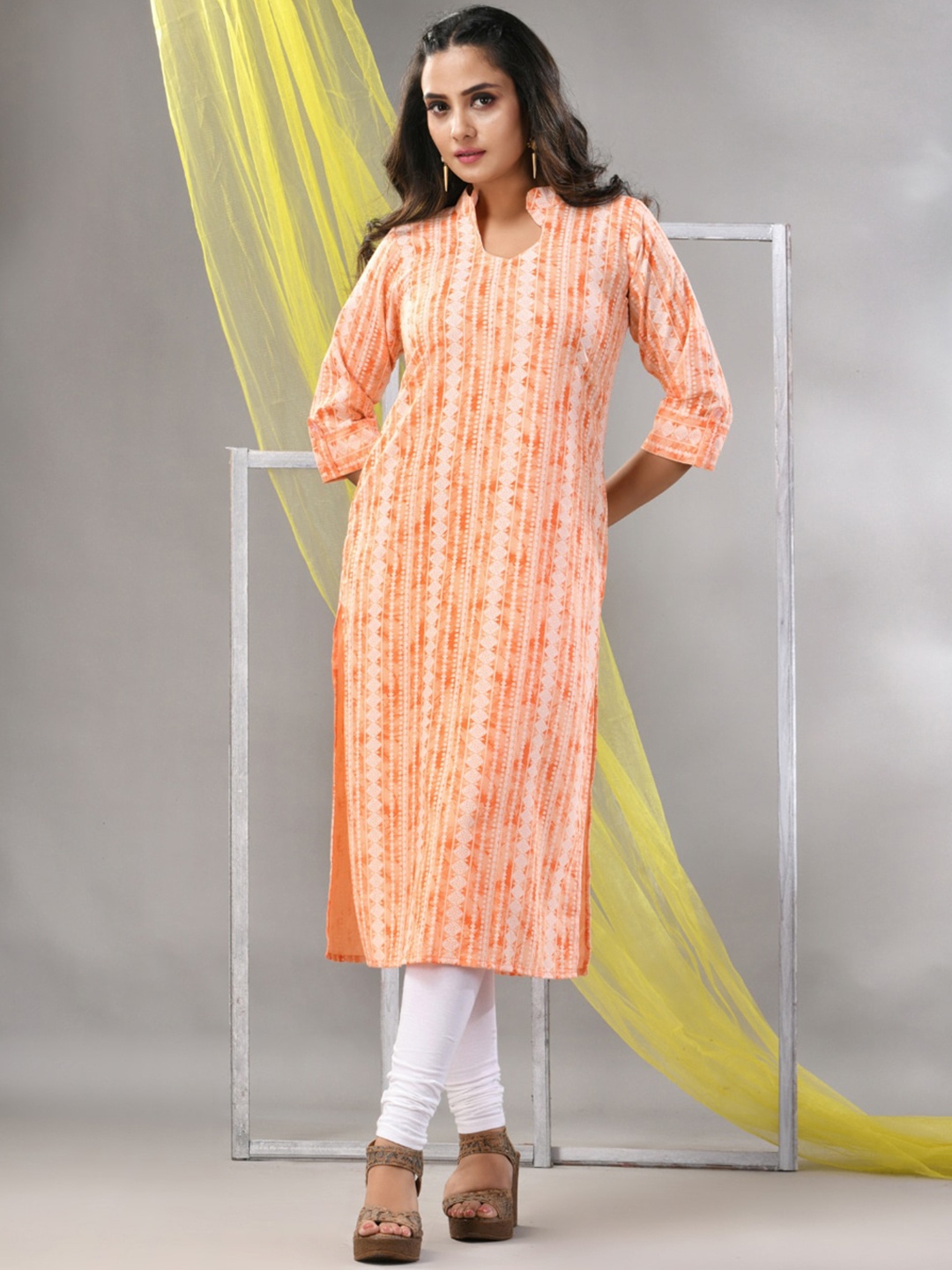 

Charukriti Geometric Printed Straight Kurta, Orange