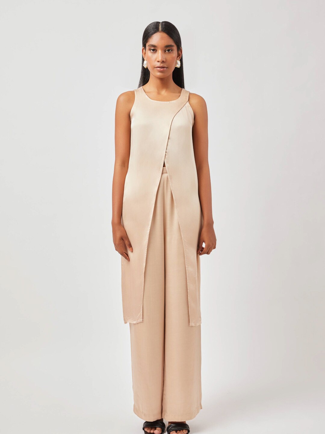 

Contemponari Round Neck Sleeveless Kurta & Palazzo, Champagne