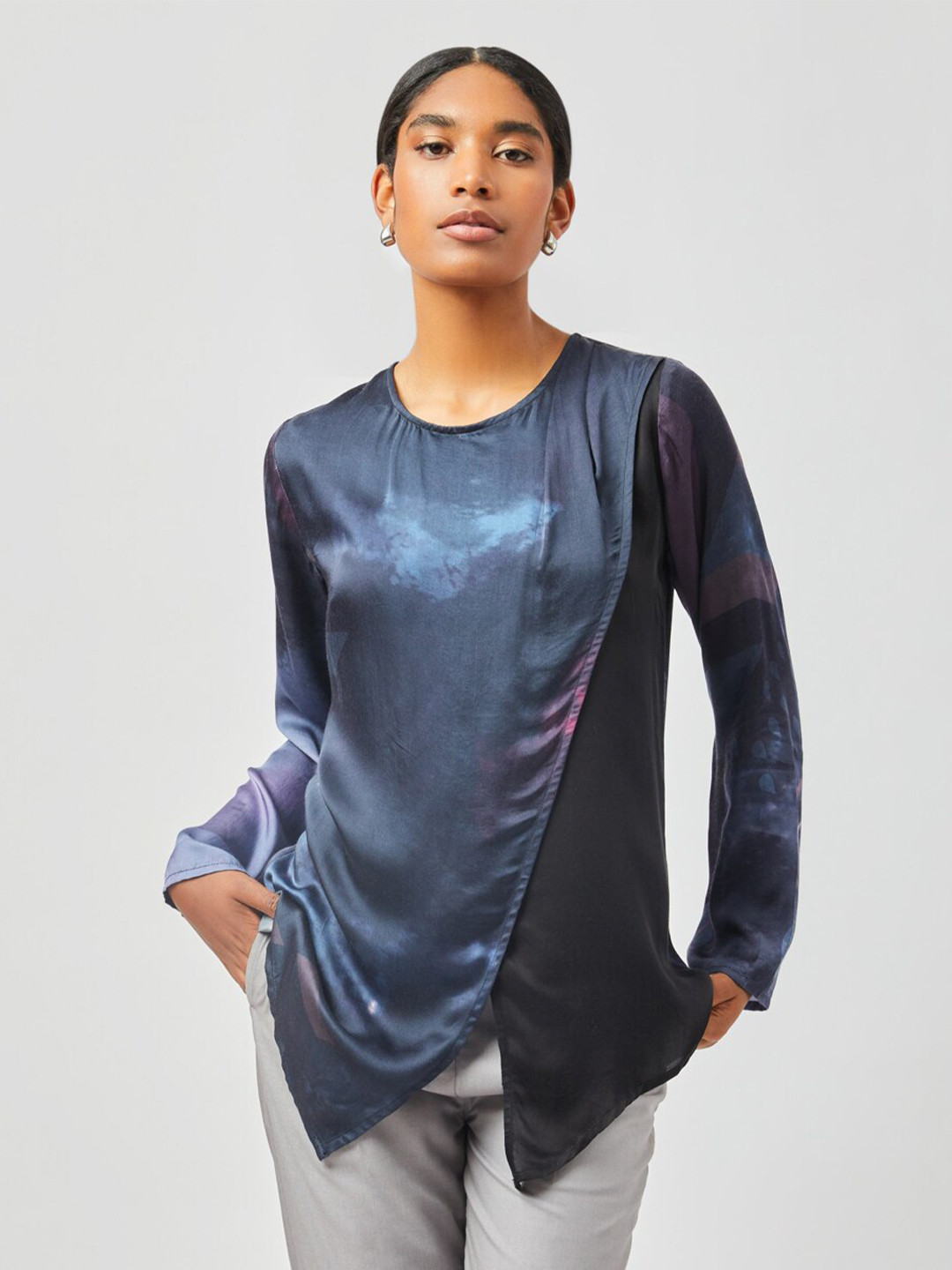 

Contemponari Viola Top With Julius Pant, Blue