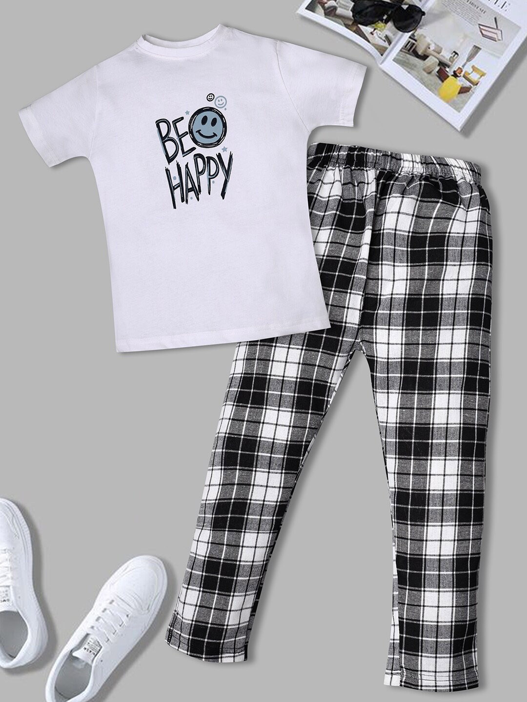 

RAINE AND JAINE Boys Typography Printed Pure Cotton T-shirt & Pyjama, Black