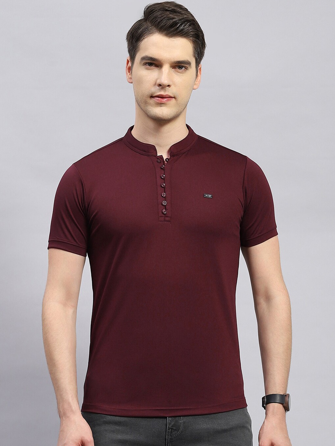 

Monte Carlo Mandarin Collar Short Sleeves Regular Fit Cotton T-shirt, Maroon